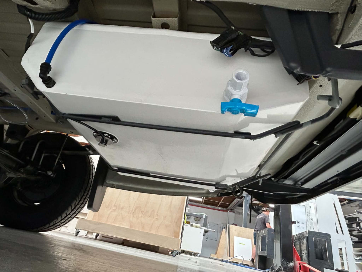 Auxiliary 100L Water Tank (spare wheel well)