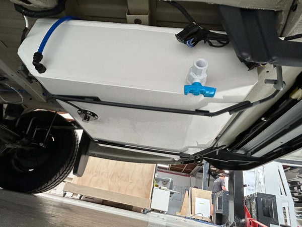 Auxiliary 100L Water Tank (spare wheel well)